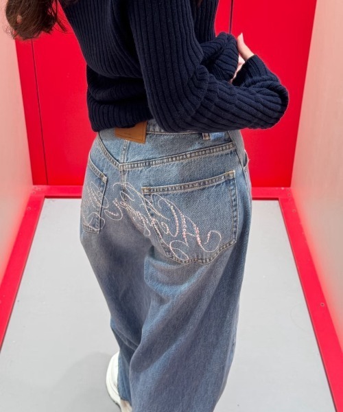 shameless(シェイムレス)の「ラインストーンバックロゴデニム(デニムパンツ・レディース・ブルー・S/M)」の15枚目の写真