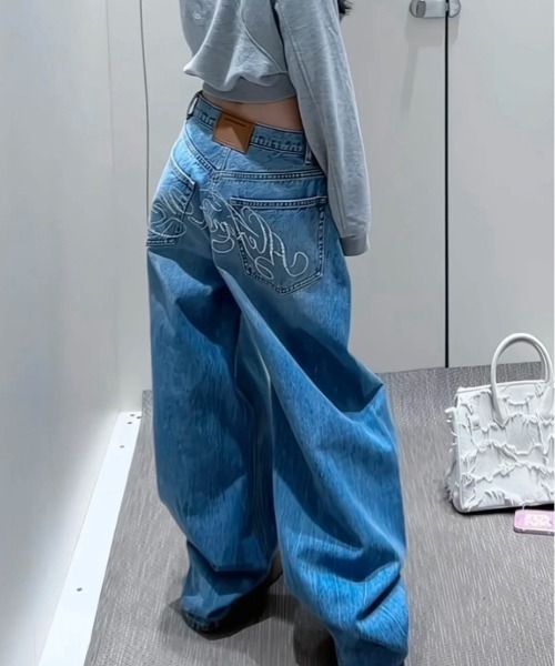 shameless(シェイムレス)の「ラインストーンバックロゴデニム(デニムパンツ・レディース・ブルー・S/M)」の10枚目の写真