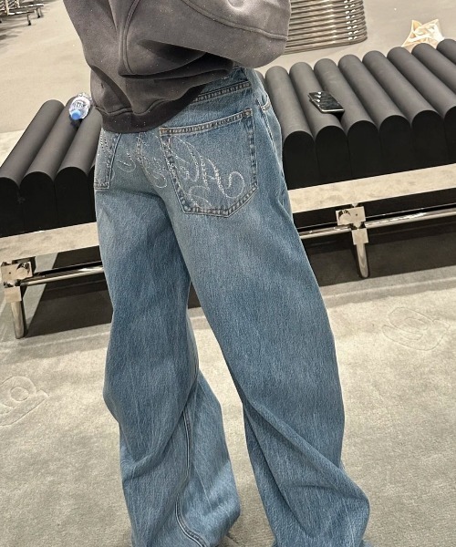 shameless(シェイムレス)の「ラインストーンバックロゴデニム(デニムパンツ・レディース・ブルー・S/M)」の18枚目の写真