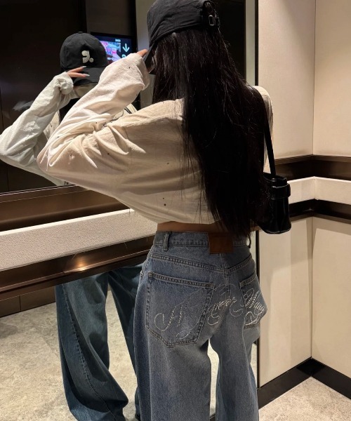 shameless(シェイムレス)の「ラインストーンバックロゴデニム(デニムパンツ・レディース・ブルー・S/M)」の16枚目の写真