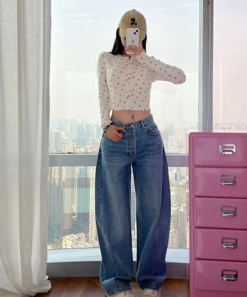 shameless(シェイムレス)の「ラインストーンバックロゴデニム(デニムパンツ・レディース・ブルー・S/M)」の17枚目の写真