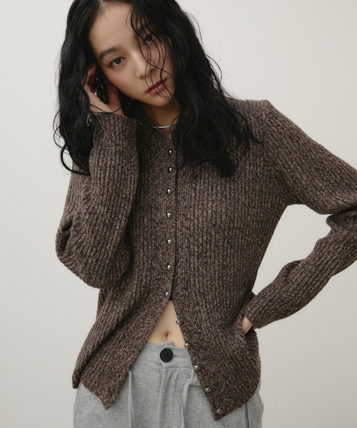 Aunt Marie's(アントマリーズ)の「メタルボタンミックスリブポロニット(ニット/セーター・レディース・ブラウン/レッド/ブラック/ライトブルー・FREE)」の1枚目の写真