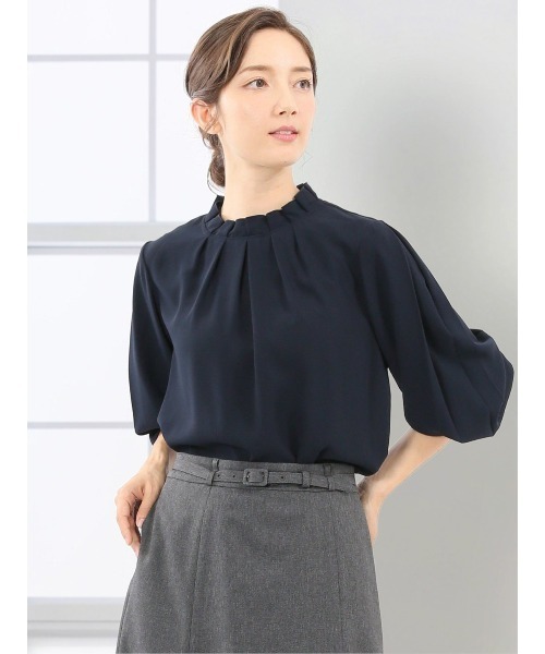 m.f.editorial（エムエフエディトリアル）の「【ストレッチ ウォッシャブル】m.f.エディトリアル レディース タック衿 長袖 プルオーバー ブラウス（シャツ/ブラウス・レディース・ネイビー/ホワイト/ピンク系その他・MEDIUM/LARGE）」の2枚目の写真