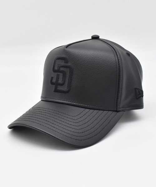 New Era ブラック キャップ サイン入り 7 1/8 New Era ブラック キャップ サイン入り 7 1/8 New Era ブラック