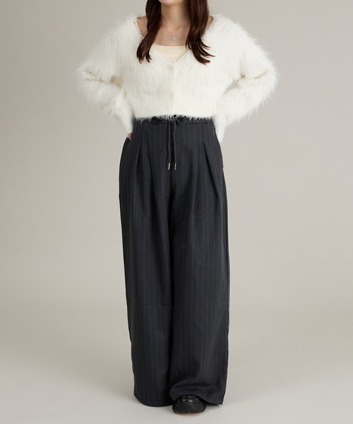 apres jour mignon(アプレジュールミニョン)の「シャギークロップドカーディガン(カーディガン/ボレロ・レディース・ピンク/オフホワイト/チャコールグレー/ブラウン系その他・X-LARGE/フリー)」の5枚目の写真