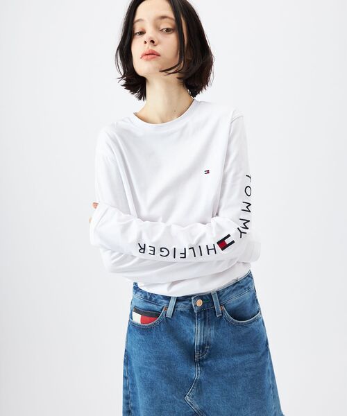 TOMMY HILFIGER（トミーヒルフィガー）の「【オンライン限定】ショルダーロゴロングスリーブTシャツ ロンT（Tシャツ/カットソー・メンズ・ホワイト/ネイビー・SMALL/LARGE/MEDIUM/X-LARGE）」の5枚目の写真