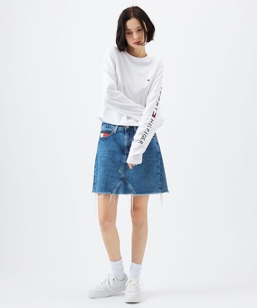 TOMMY HILFIGER（トミーヒルフィガー）の「【オンライン限定】ショルダーロゴロングスリーブTシャツ ロンT（Tシャツ/カットソー・メンズ・ホワイト/ネイビー・SMALL/LARGE/MEDIUM/X-LARGE）」の6枚目の写真