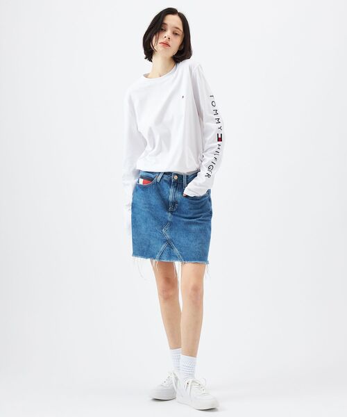 TOMMY HILFIGER（トミーヒルフィガー）の「【オンライン限定】ショルダーロゴロングスリーブTシャツ ロンT（Tシャツ/カットソー・メンズ・ホワイト/ネイビー・SMALL/LARGE/MEDIUM/X-LARGE）」の7枚目の写真