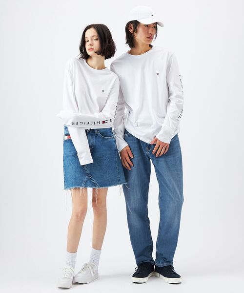 TOMMY HILFIGER（トミーヒルフィガー）の「【オンライン限定】ショルダーロゴロングスリーブTシャツ ロンT（Tシャツ/カットソー・メンズ・ホワイト/ネイビー・SMALL/LARGE/MEDIUM/X-LARGE）」の9枚目の写真