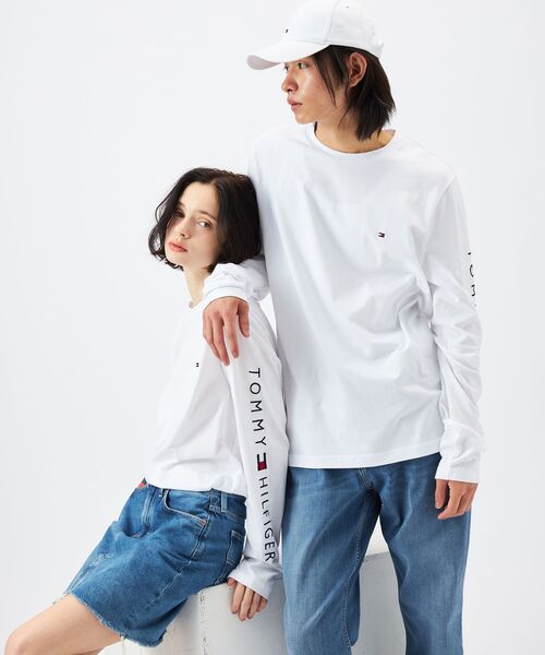 TOMMY HILFIGER（トミーヒルフィガー）の「【オンライン限定】ショルダーロゴロングスリーブTシャツ ロンT（Tシャツ/カットソー・メンズ・ホワイト/ネイビー・SMALL/LARGE/MEDIUM/X-LARGE）」の12枚目の写真