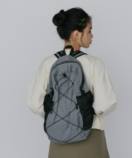 duei（デュイ）の「ドローストリングバックパック（バックパック/リュック・レディース・グレー/ブラック・FREE）」の3枚目の写真