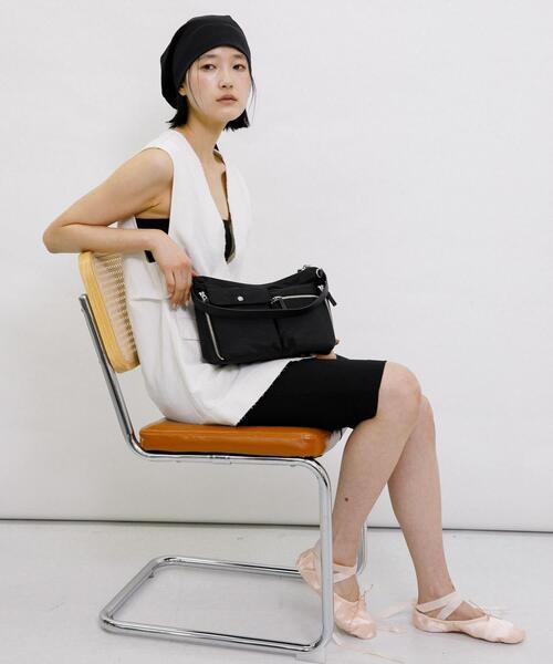 RODE SKO(ロデスコ)の「hun RODESKO Dual pocket(ショルダーバッグ・レディース・ブラック/ブラウン・ONE)」の5枚目の写真