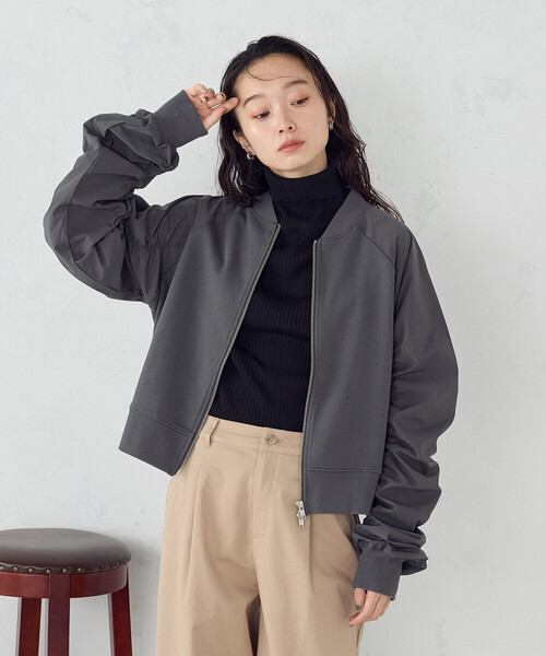 COMME CA ISM（コムサイズム）の「袖ギャザーブルゾン（ブルゾン・レディース・チャコール/ブラック・SMALL/MEDIUM/LARGE/X-LARGE）」の18枚目の写真