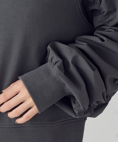 COMME CA ISM（コムサイズム）の「袖ギャザーブルゾン（ブルゾン・レディース・チャコール/ブラック・SMALL/MEDIUM/LARGE/X-LARGE）」の10枚目の写真