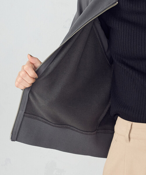 COMME CA ISM（コムサイズム）の「袖ギャザーブルゾン（ブルゾン・レディース・チャコール/ブラック・SMALL/MEDIUM/LARGE/X-LARGE）」の13枚目の写真