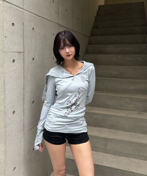ZIPPER CLUB(ZIPPER CLUB ジッパークラブ)の「cross ornament tops(Tシャツ/カットソー・レディース・ブルー/グレー・SMALL/MEDIUM)」の1枚目の写真