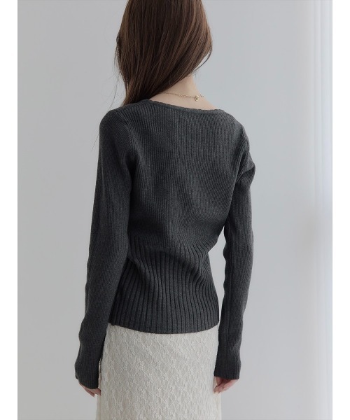 amel(エイメル)の「スカラップVネックデザインニット / チャコール(ニット/セーター・レディース・チャコールグレー・FREE)」の7枚目の写真