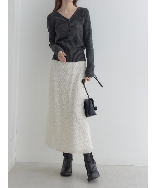 amel(エイメル)の「スカラップVネックデザインニット / チャコール(ニット/セーター・レディース・チャコールグレー・FREE)」の8枚目の写真