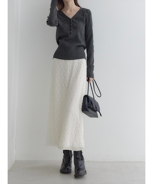 amel(エイメル)の「スカラップVネックデザインニット / チャコール(ニット/セーター・レディース・チャコールグレー・FREE)」の9枚目の写真