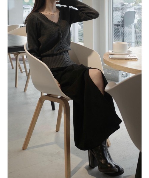 amel(エイメル)の「スカラップVネックデザインニット / チャコール(ニット/セーター・レディース・チャコールグレー・FREE)」の20枚目の写真