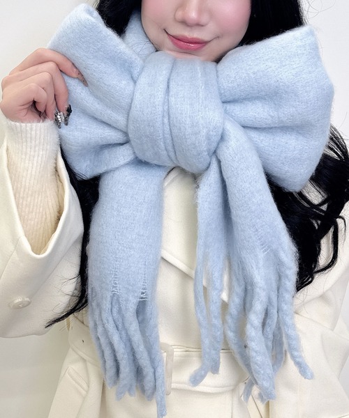 INGNI（イング）の「フリンジボリュームストール（ストール/ショール・レディース・ボルドー/ピンク/サックスブルー/オフホワイト/グレー/ホワイト系その他/ピンク系/サックスブルー系2・ONE SIZE）」の5枚目の写真