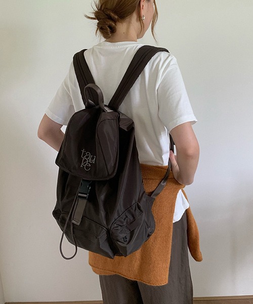 c.u.l(シーユーエル)の「A4収納 ワンポイント刺繍 ナイロン バックパック リュック cula1315(バックパック/リュック・レディース・ブラウン/グレー/ブラック・FREE)」の3枚目の写真