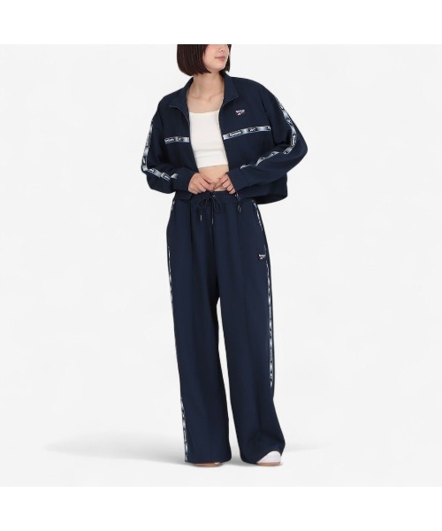 Reebok（リーボック）の「クロップド トラックジャケット / CROPPED TRACK JACKET（ジャージ・レディース・ネイビー/クリアブルー・X-SMALL/SMALL/MEDIUM）」の6枚目の写真
