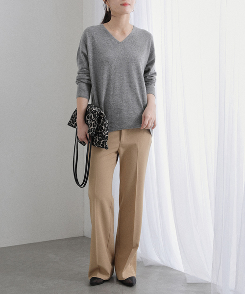 La TOTALITE(ラトータリテ)の「ウールカシミヤVネックプルオーバー(ニット/セーター・レディース・サックスブルー/チャコールグレー/レッド/ネイビー・FREE)」の13枚目の写真