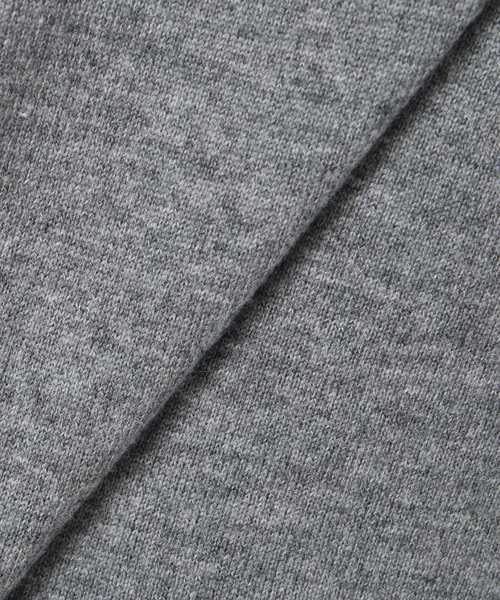 La TOTALITE(ラトータリテ)の「ウールカシミヤVネックプルオーバー(ニット/セーター・レディース・サックスブルー/チャコールグレー/レッド/ネイビー・FREE)」の8枚目の写真
