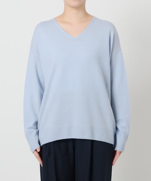 La TOTALITE(ラトータリテ)の「ウールカシミヤVネックプルオーバー(ニット/セーター・レディース・サックスブルー/チャコールグレー/レッド/ネイビー・FREE)」の9枚目の写真