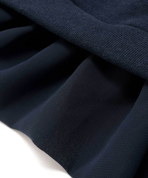 BeBe（ベベ）の「マシュマロウラケハートリーフブーケ裾フリルトレーナー（スウェット・キッズ・ネイビー/オフホワイト・140cm/130cm/110cm/150cm/120cm）」の5枚目の写真