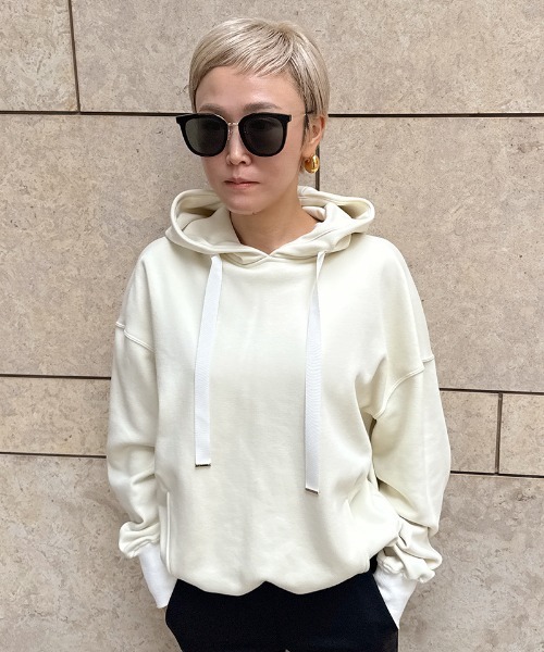 JENNE(ジェンヌ)の「日本製裏起毛フーディー(保温性機能生地)(Tシャツ/カットソー・レディース・ベージュ系その他/アイボリー・SMALL/MEDIUM)」の2枚目の写真