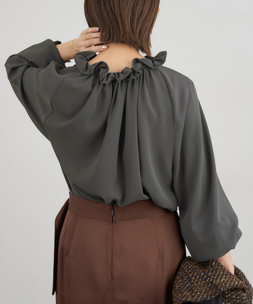 IENA(イエナ)の「襟フリルブラウス(シャツ/ブラウス・レディース・アイボリー/ブラック系その他/ベージュ・FREE)」の6枚目の写真