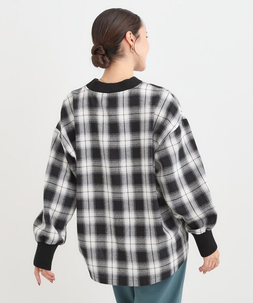 SHOO・LA・RUE（シューラルー）の「チェック柄プルオーバー（Tシャツ/カットソー・レディース・ブラック系1/ダークブラウン系1・04/02/03/01）」の4枚目の写真