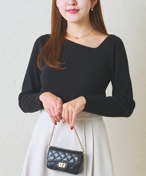 【タグ付き】ラブティックボンボン　アンゴラタッチアシメネックニット セール】アンゴラタッチアシメネックニット（ニット/セーター）｜La