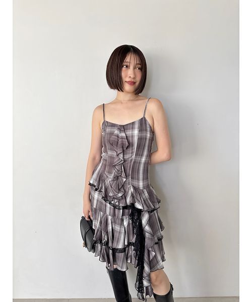 SNIDEL（スナイデル）の「ラッフルバリエキャミミニワンピース（ワンピース・レディース・チェック/ブラック/ホワイト・0/1）」の6枚目の写真