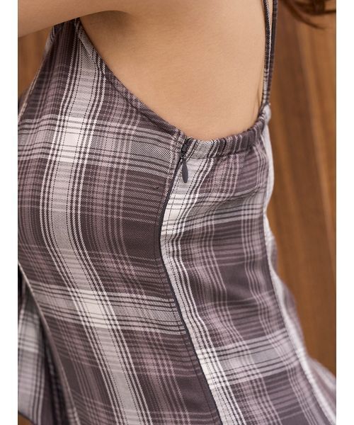 SNIDEL（スナイデル）の「ラッフルバリエキャミミニワンピース（ワンピース・レディース・チェック/ブラック/ホワイト・0/1）」の10枚目の写真