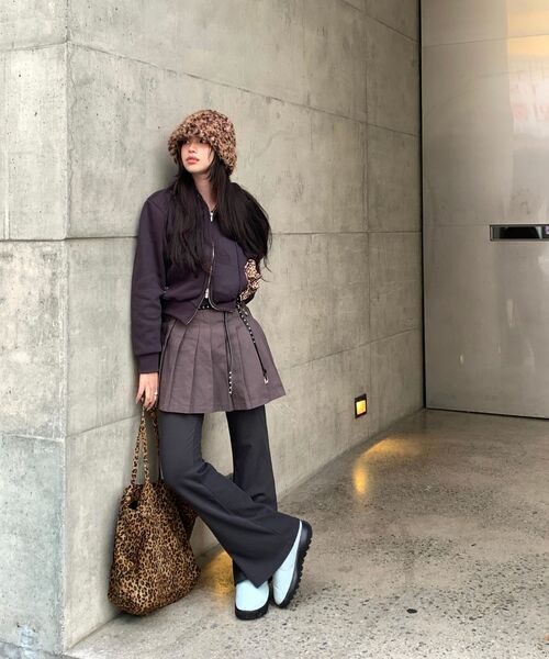 スタッドフードジップアップチャコール（パーカー）｜ILLIGO（イリゴ