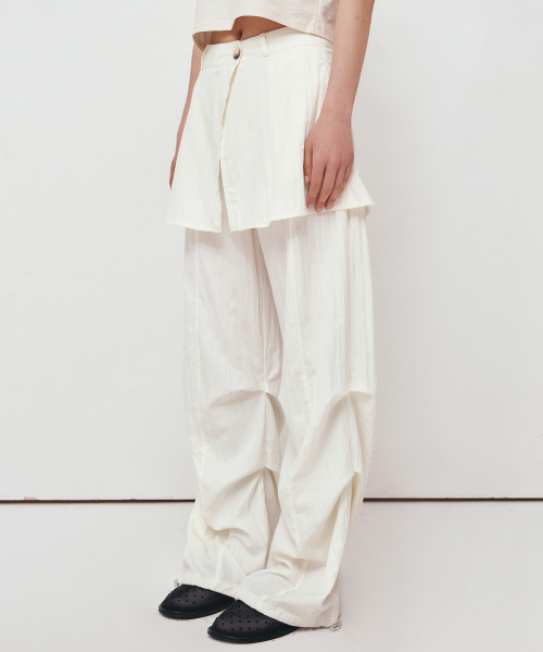 NICK&NICOLE(ニックアンドニコール)の「LAYERED SKIRT PANTS_IVORY(スウェットパンツ・レディース・その他・FREE)」の3枚目の写真