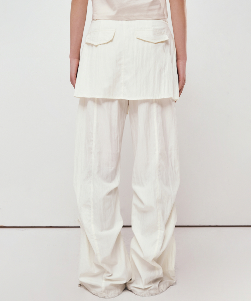 NICK&NICOLE(ニックアンドニコール)の「LAYERED SKIRT PANTS_IVORY(スウェットパンツ・レディース・その他・FREE)」の4枚目の写真