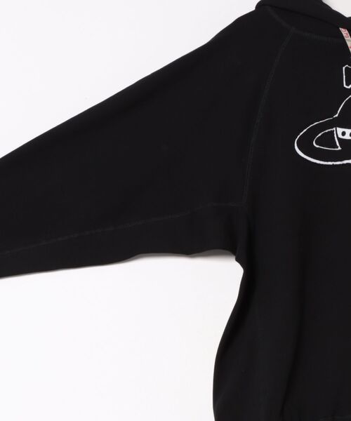 Vivienne Westwood(ヴィヴィアンウエストウッド)の「TRICK ORB SWEATSHIRTバットウィングフーディー(Tシャツ/カットソー・レディース・ブラック/レッド・FREE)」の4枚目の写真