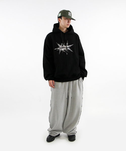 CRIGUN(クリガン)の「スローイングスター フードパーカー ブラック(パーカー・レディース・ブラック・MEDIUM/LARGE/X-LARGE/XX-LARGE)」の5枚目の写真