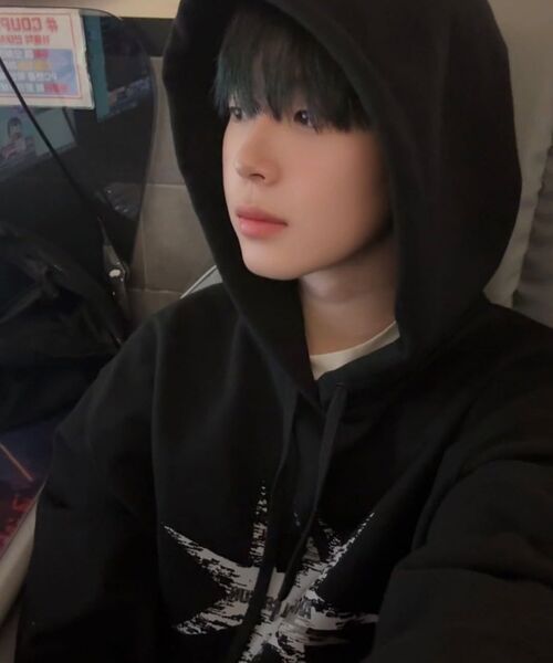 CRIGUN(クリガン)の「スローイングスター フードパーカー ブラック(パーカー・レディース・ブラック・MEDIUM/LARGE/X-LARGE/XX-LARGE)」の11枚目の写真