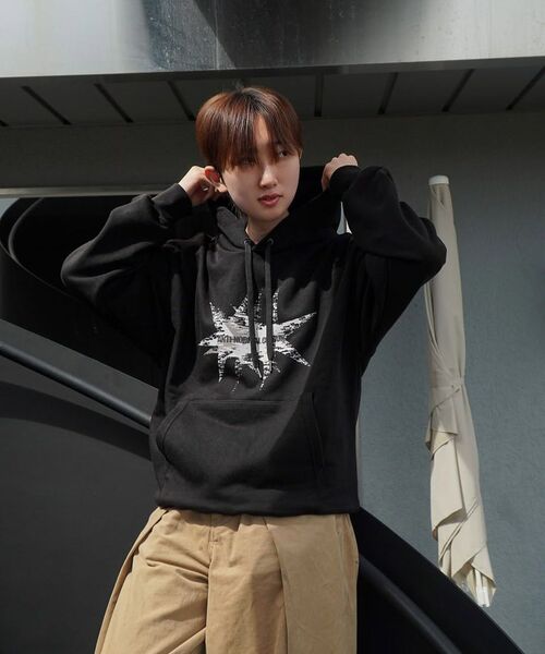 CRIGUN(クリガン)の「スローイングスター フードパーカー ブラック(パーカー・レディース・ブラック・MEDIUM/LARGE/X-LARGE/XX-LARGE)」の12枚目の写真