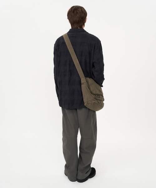 INSILENCE（インサイロンス）の「ウールコットンリンクルチェックシャツMUD BLACK（シャツ/ブラウス・レディース・その他・LARGE/MEDIUM）」の3枚目の写真