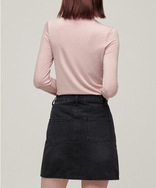 MUSINSA STANDARD WOMAN（ムシンサスタンダードウーマン）の「ウィメンズテンセルスリムタートルネックTシャツ[ベイビーピンク]（Tシャツ/カットソー・レディース・その他・SMALL/LARGE/X-SMALL/MEDIUM）」の3枚目の写真