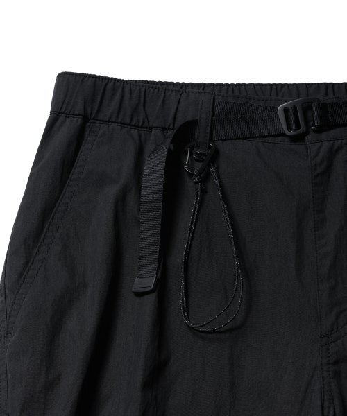 MUSINSA STANDARD（ムシンサスタンダード）の「[シティレジャー] CN ワイドベルトパラシュートパンツ [ブラック]（その他パンツ・メンズ・その他・40/42/36/30/26/28/32/34/38/27/29/31/33）」の5枚目の写真