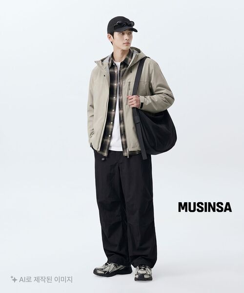 MUSINSA STANDARD（ムシンサスタンダード）の「[シティレジャー] CN ワイドベルトパラシュートパンツ [ブラック]（その他パンツ・メンズ・その他・40/42/36/30/26/28/32/34/38/27/29/31/33）」の14枚目の写真