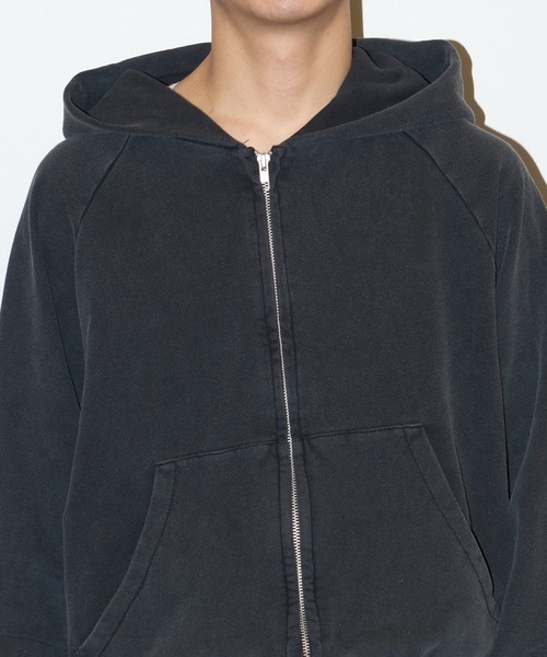 GOAT ESSENCE(ゴートエッセンス)の「ZIP HOODIE(パーカー・メンズ・グレー/レッド/ブラック・1/2/3)」の15枚目の写真