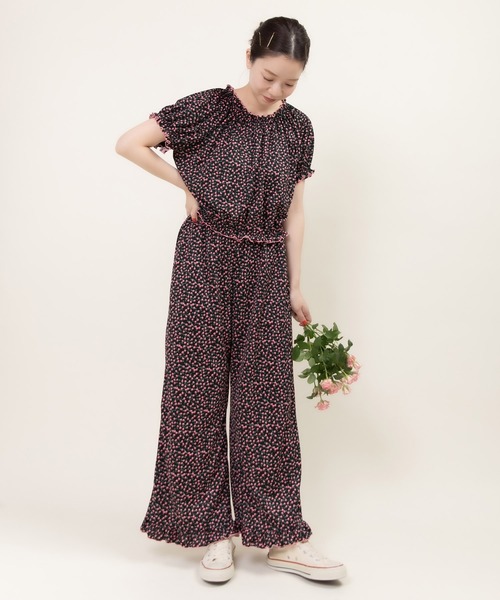 Dot＆Stripes CHILD WOMAN（ドットアンドストライプス　チャイルドウーマン）の「ポンチ small roseプリント パフスリーブブラウス（シャツ/ブラウス・レディース・ブラック/ネイビー・FREE）」の15枚目の写真